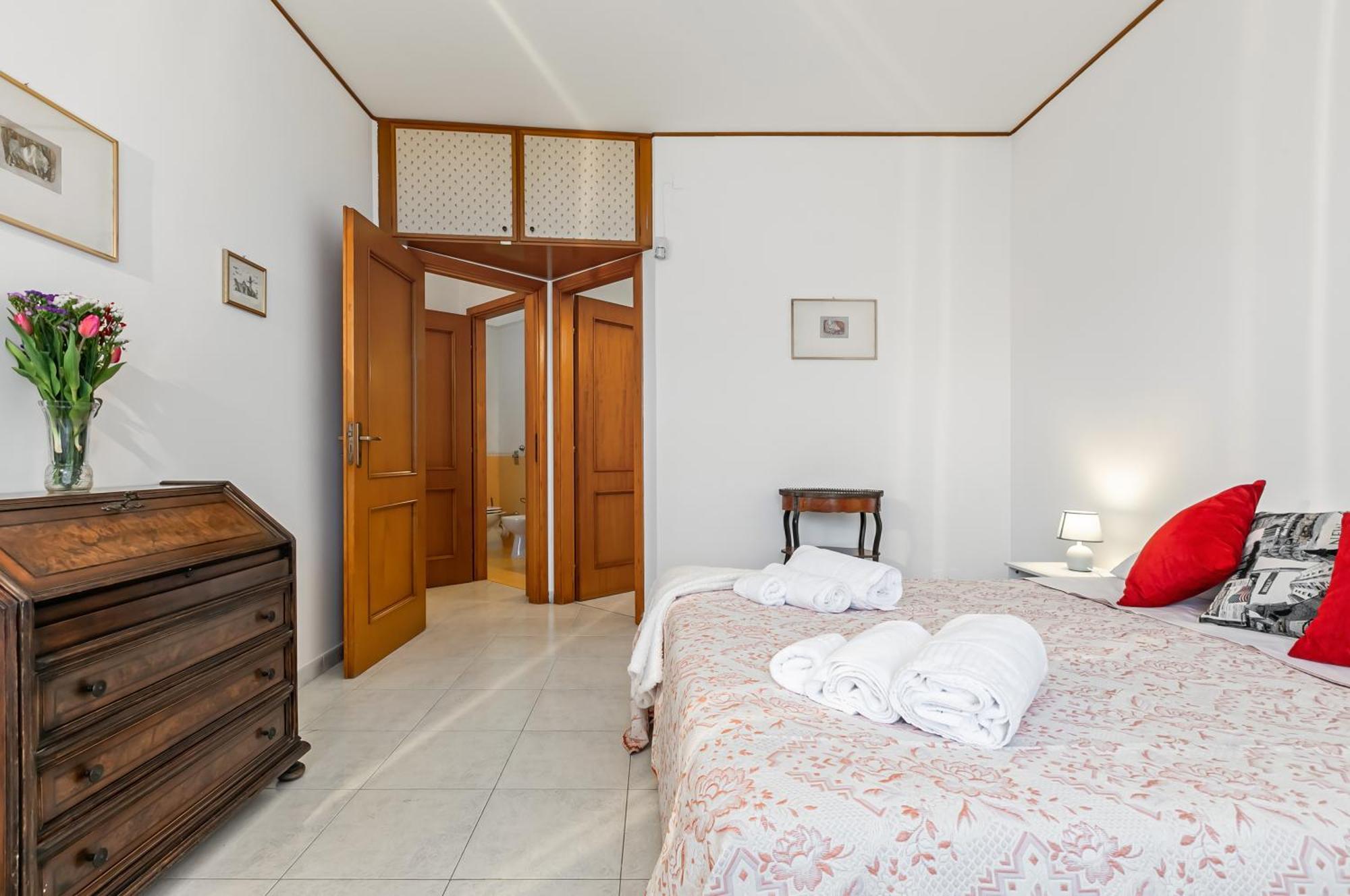 Palazzo Reale & Piazza Indipendenza Roomy Flat Palermo Dış mekan fotoğraf