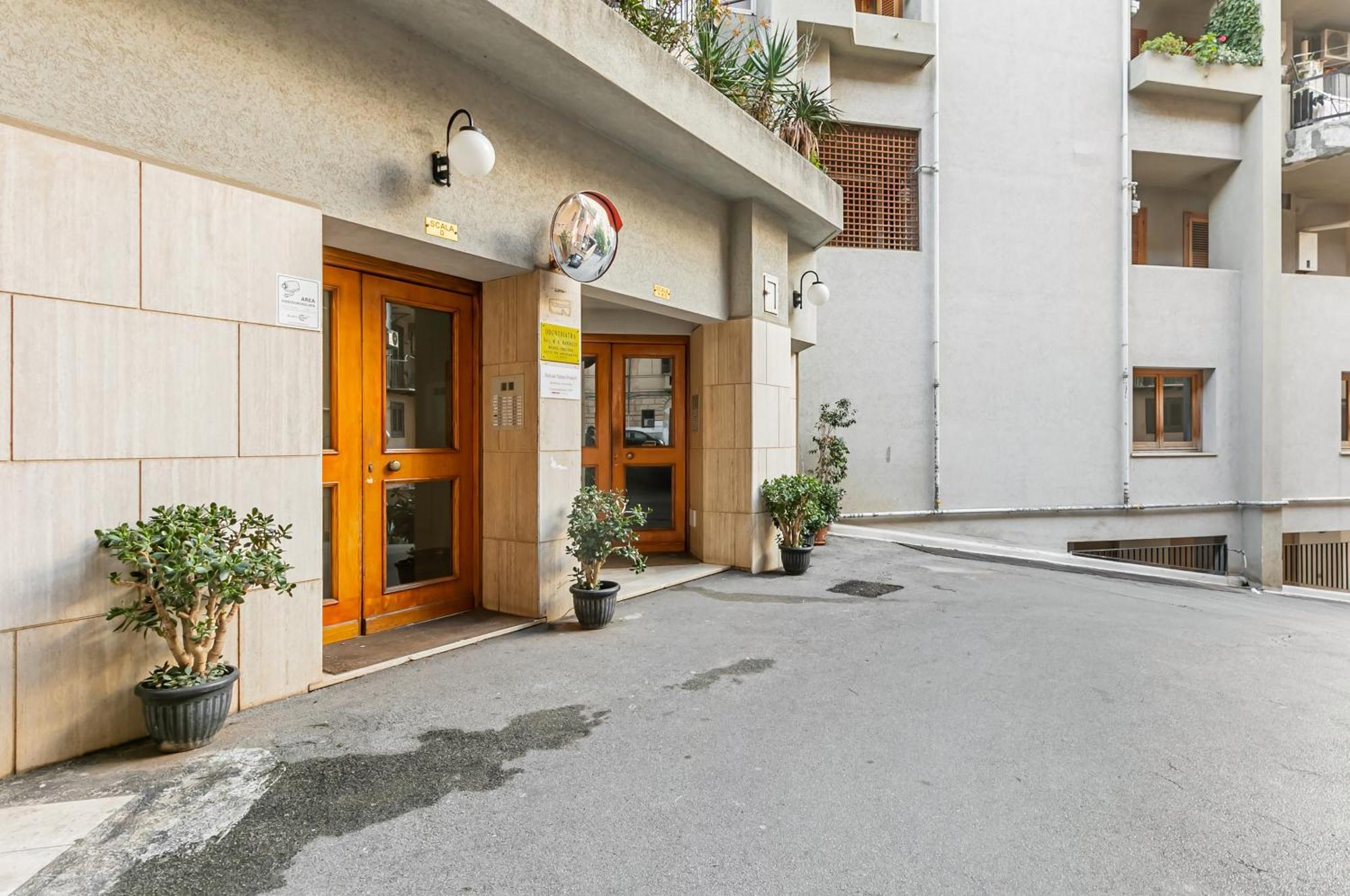 Palazzo Reale & Piazza Indipendenza Roomy Flat Palermo Dış mekan fotoğraf